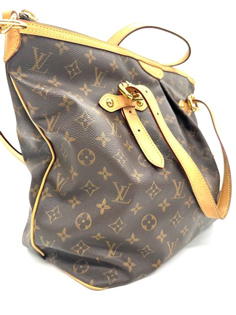 Louis Vuitton Palermo port